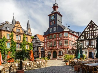 Jigsaw Puzzle «Town Hall Square»