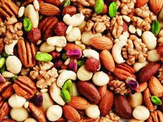 Slagalica «Different nuts»