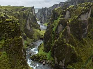 Quebra-cabeça «River in the gorge»