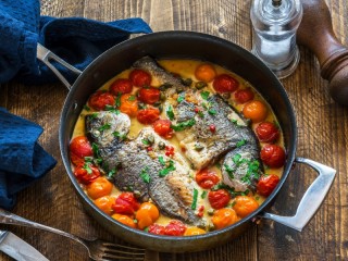 Jigsaw Puzzle «Fish with tomatoes»