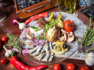 Jigsaw Puzzle «Fish with onion and lemon»