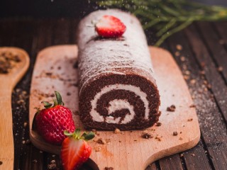 Rompicapo «Roll with strawberries and powder»
