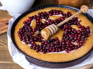 Zagadka «With honey and cranberries»