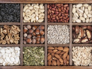 Jigsaw Puzzle «Seeds and nuts»