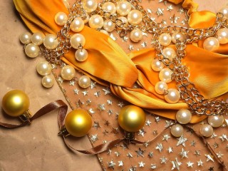 Jigsaw Puzzle «Balls and beads»
