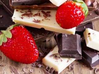 Puzzle «Chocolate and strawberries»