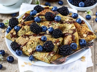 Jigsaw Puzzle «Blue berries and sauce»