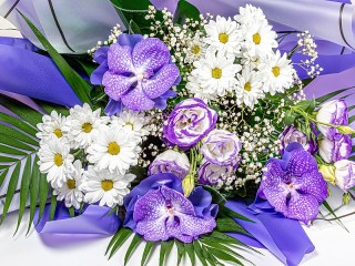 Jigsaw Puzzle «Lilac-white bouquet»