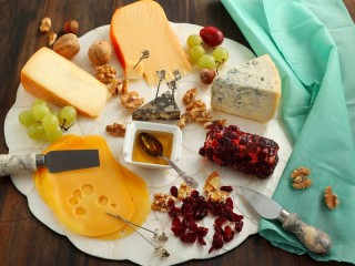 Jigsaw Puzzle «Cheese plate»