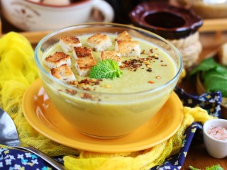 Puzzle «Puree soup with breadcrumbs»