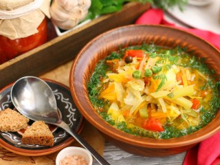 Quebra-cabeça «Soup with pepper and peas»