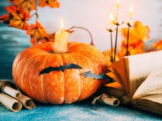 Пазл «A candle on a pumpkin»