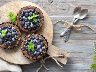 Slagalica «Tartlets on the board»