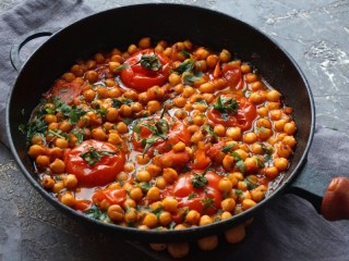 Slagalica «Tomatoes and chickpeas»