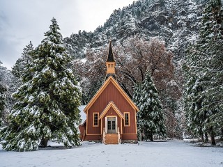 Jigsaw Puzzle «Church in the Park»
