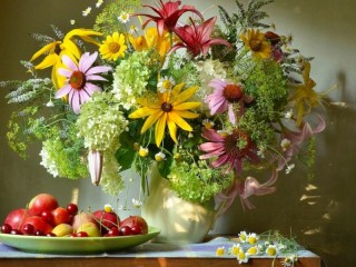 Jigsaw Puzzle «Flowers and fruits»