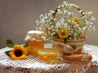 Jigsaw Puzzle «Flowers and honey»