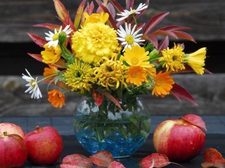 Puzzle «Flowers and apples»