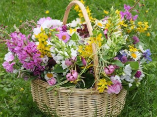 Puzzle «Flowers in a basket»