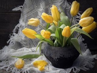 Slagalica «Tulips in the pot»