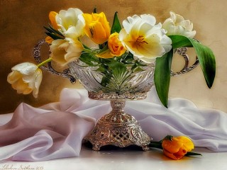 Jigsaw Puzzle «Tulips in a vase»