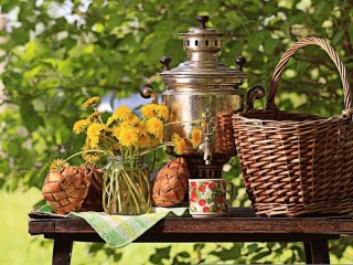 Jigsaw Puzzle «At the samovar with dandelions»