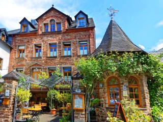 Jigsaw Puzzle «In the old town»
