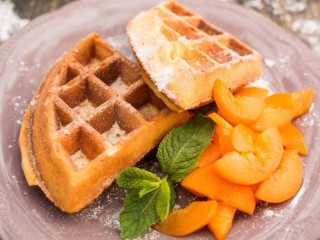 Пазл «Waffles with apricots»