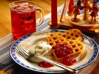 Jigsaw Puzzle «Waffles with jam and tea»