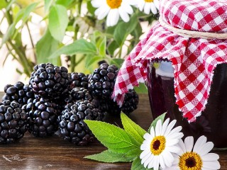 Пазл «Jam of blackberries»
