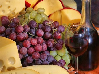 Slagalica «Grapes and a glass»