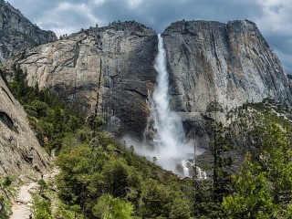 パズル «Waterfall in California»