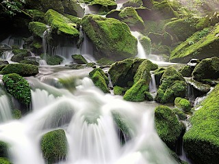 Puzzle «Waterfall in Korea»