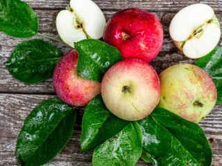 Jigsaw Puzzle «apples and leaves»
