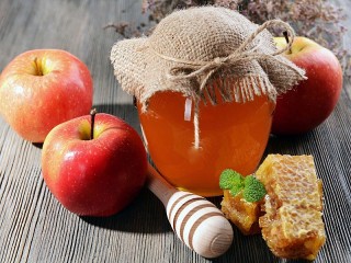 Jigsaw Puzzle «Apples and honey»
