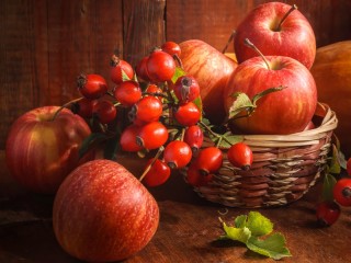Jigsaw Puzzle «Apples and rose hips»