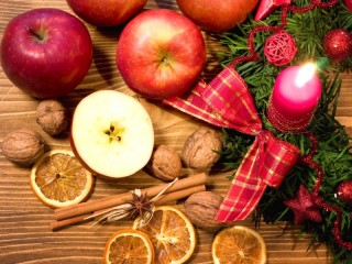 Jigsaw Puzzle «Apples and a candle»