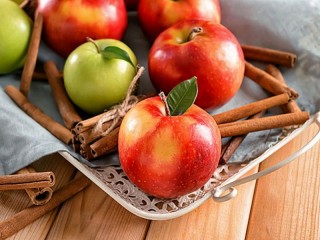 Puzzle «Apples on a tray»