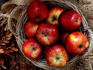 Jigsaw Puzzle «The apples in the basket»