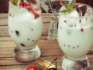 Jigsaw Puzzle «Berries and cream»