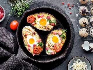Jigsaw Puzzle «Fried eggs in avocado»
