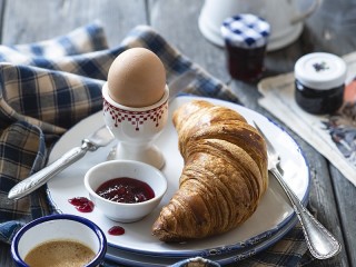 Jigsaw Puzzle «The egg and croissant»
