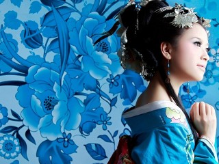Jigsaw Puzzle «Japanese woman in blue»