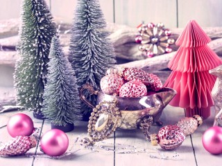 Puzzle «Christmas trees as decor»