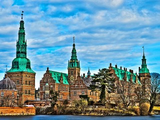 Jigsaw Puzzle «Frederiksborg Castle»