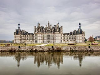 Puzzle «the castle of Chambord»
