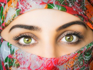 Jigsaw Puzzle «Green eyes»