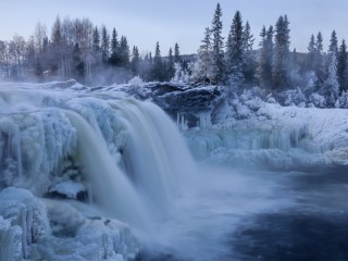 Puzzle «winter waterfall»