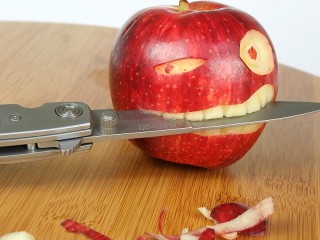 Пазл «Злое яблоко»