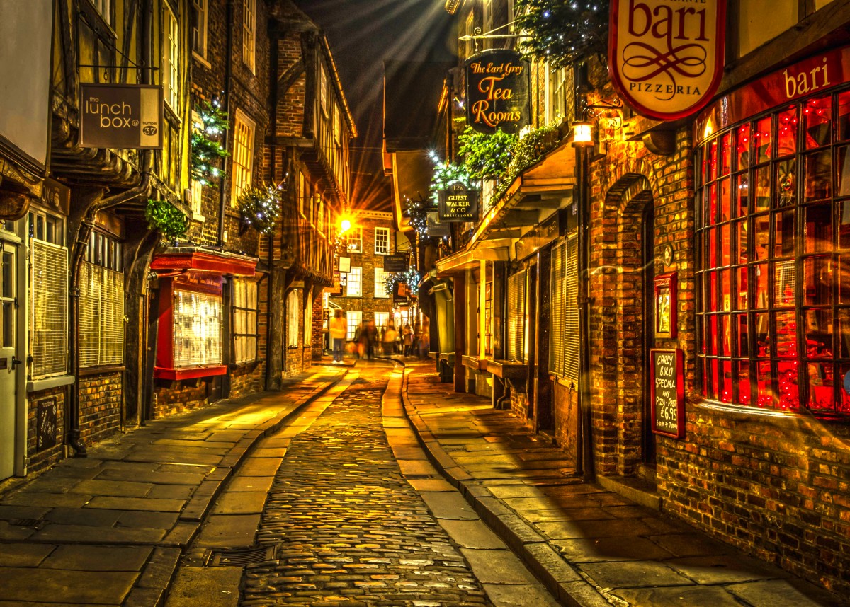 Старинные улочки Лондона ночью